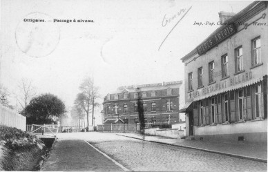 OTTIGNIES PASSAGE A NIVEAU 1905.jpg